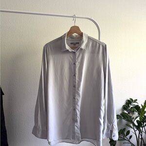 Uniqlo Light Gray Casual Button Down Shirt